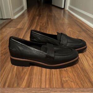 Vionic Black Leather Women's Loafers